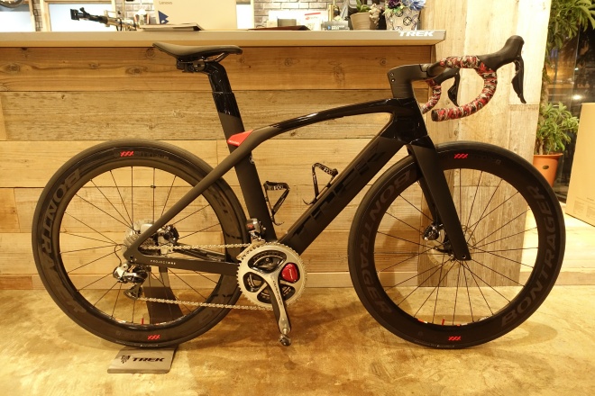 TTバイクに匹敵するディスクロードバイク!Project one Madone SLR 9